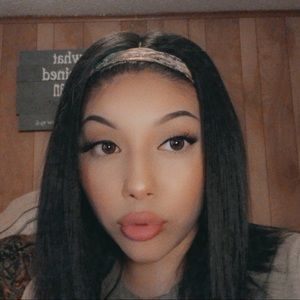 Meet your Posher, Yvette